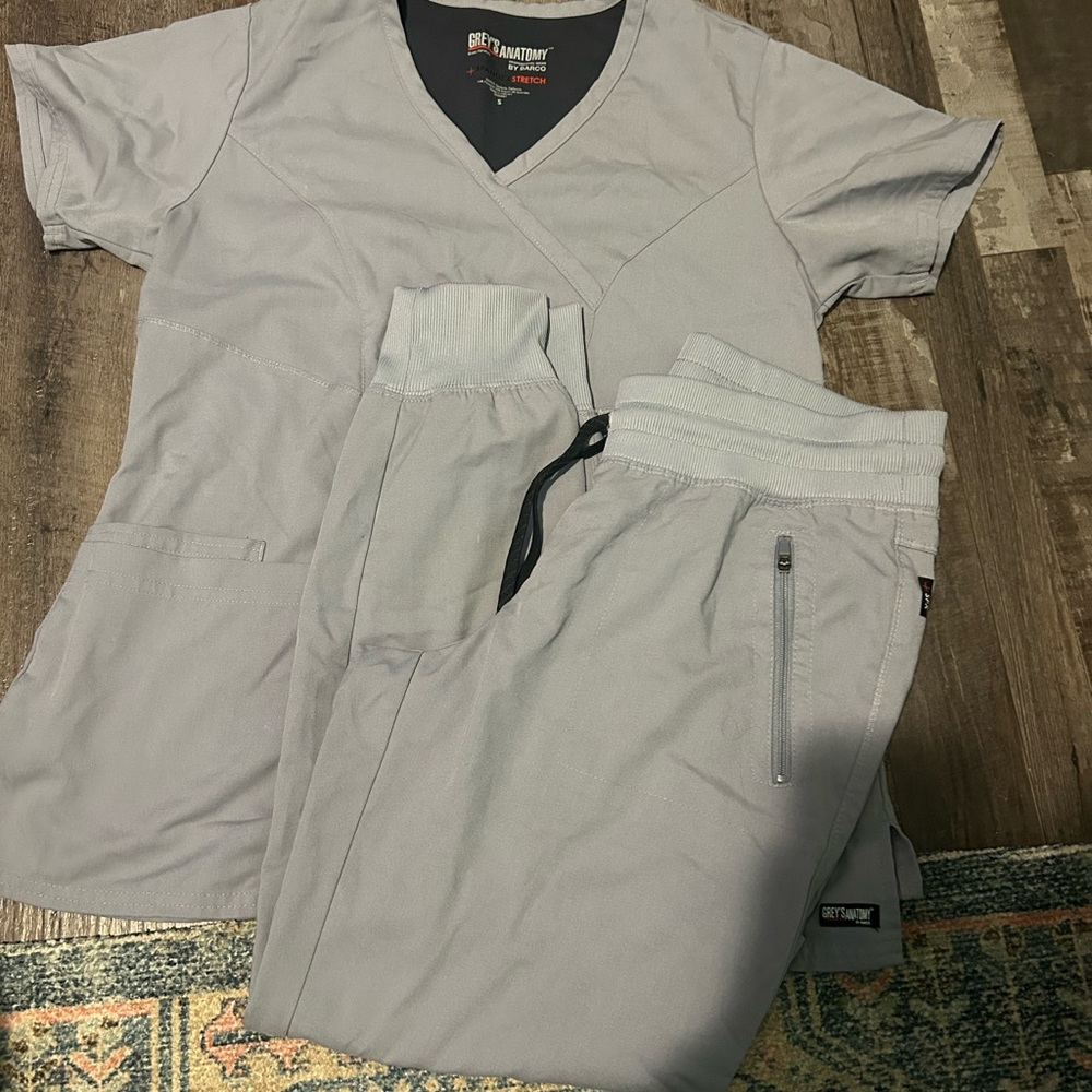 Grey's Anatomy Light Gray Scrub Set Jogger